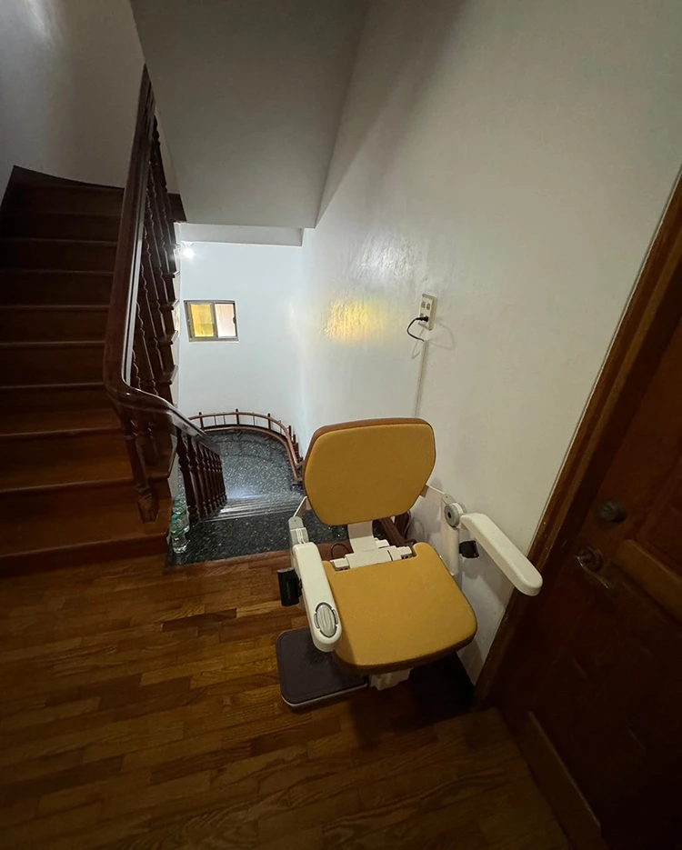 Arc-staircase-Curved-yellow-1Fto2F (1)